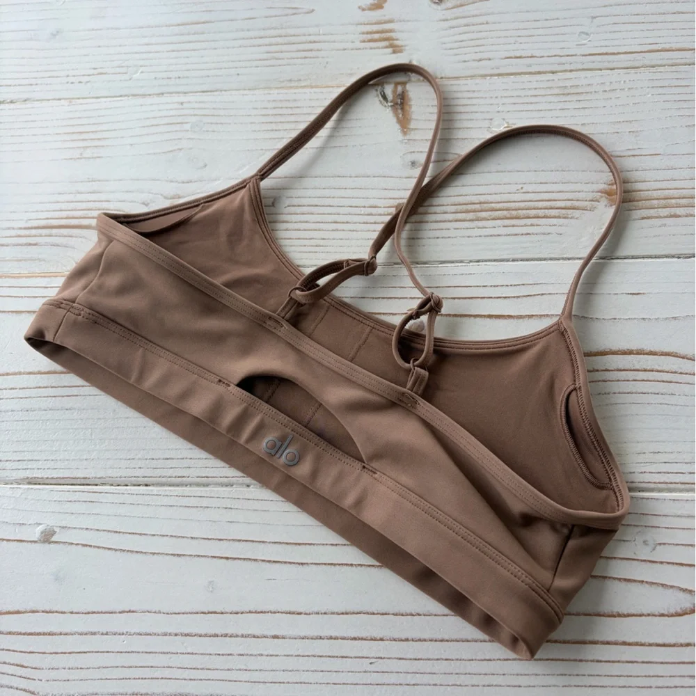 Alo Yoga Airlift Intrigue Bra - Picture 8 of 9